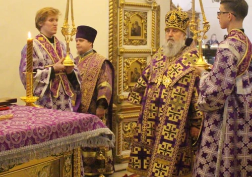 Накануне Недели 3-й Великого поста, Крестопоклонной, Преосвященнейший Сергий, епископ Вяземский и Гагаринский возглавил Всенощное бдение в Свято-Троицком кафедральном соборе города Вязьма