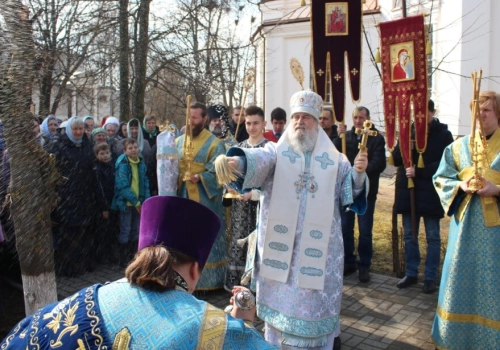В праздник Благовещения Пресвятой Богородицы Епископ Вяземский и Гагаринский Сергий совершил Литургию в Благовещенском соборе города Гагарин