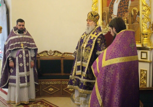 Епископ Вяземский и Гагаринский Сергий возглавил Божественную литургию в Свято-Троицком кафедральном соборе города Вязьма