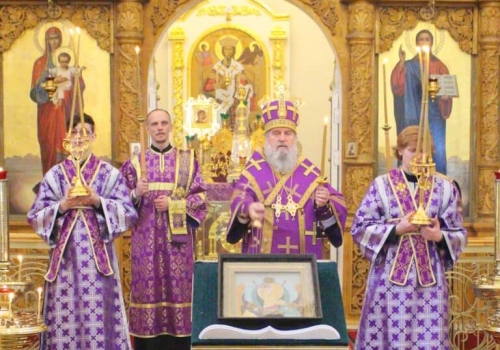 Накануне Недели 4-й Великого поста, Прп. Иоа́нна Лествичника, игумена Синайского, Преосвященнейший Сергий, епископ Вяземский и Гагаринский возглавил Всенощное бдение в Свято-Троицком кафедральном соборе города Вязьма