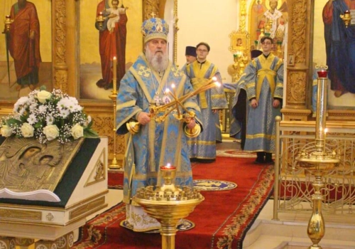 Накануне Субботы Акафиста, Похвалы Пресвятой Богородицы, Епископ Вяземский и Гагаринский Сергий совершил Утреню с акафистом Пресвятой Богородице в Свято-Троицком кафедральном соборе города Вязьма