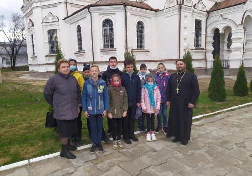 На Архиерейском подворье города Гагарин состоялось мероприятие, приуроченное ко Дню воинской славы России