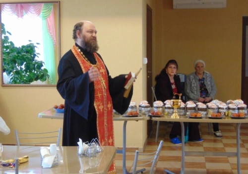 В день Светлого Христова Воскресения священнослужитель посетил дом-интернат для престарелых и инвалидов «Мольгино-Городня»