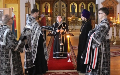 епископ Сергий возглавил служение Великого повечерия с чтением Великого покаянного канона