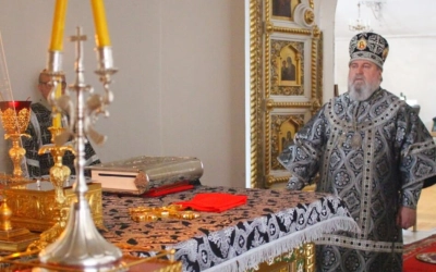 Епископ Сергий совершил Литургию Преждеосвященных Даров в Троицком соборе