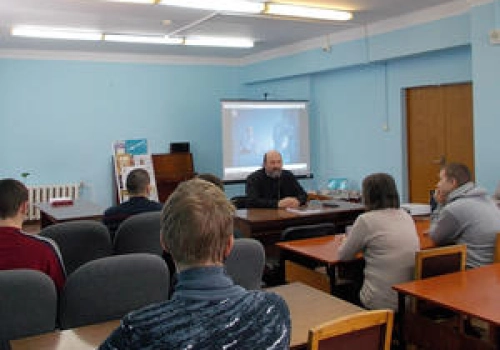 В Вяземской Центральной районной библиотеке на Кафедре православной литературы состоялся православный вечер