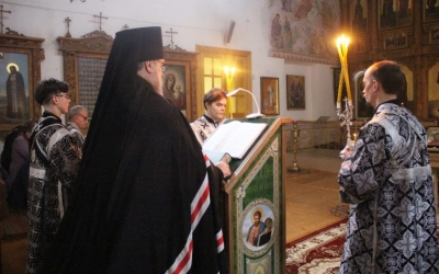 епископ Сергий возглавил служение Великого повечерия с чтением Великого покаянного канона