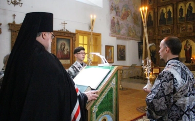 Епископ Сергий совершил уставные богослужения в 4-й день Великого поста