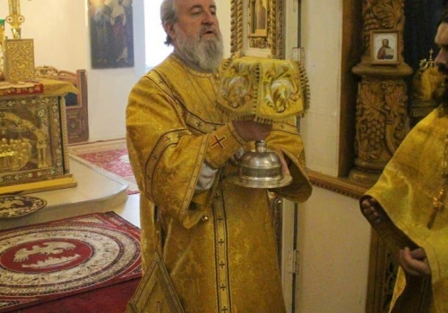 В Неделю 14-ю по Пятидесятнице, перед Воздвижением, Преосвященнейший Сергий, епископ Вяземский и Гагаринский совершил Божественную литургию в Свято-Троицком кафедральном соборе города Вязьма