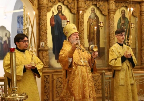 Накануне Недели 17-й по Пятидесятнице, дня Обре́тения мощей свтт. Гу́рия, архиепископа Казанского и Варсоно́фия, епископа Тверского, епископ Вяземский и Гагаринский Сергий совершил Всенощное бдение в Свято-Троицком кафедральном соборе города Вязьма