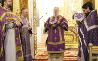 служение Епископа Сергия в день памяти Вмч. Фео́дора Ти́рона и блж. Матро́ны Московской