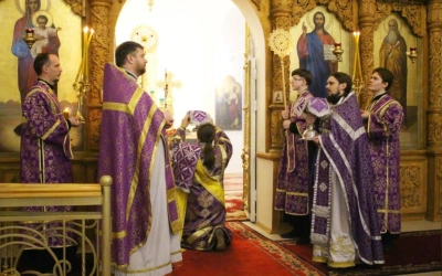 служение Епископа Сергия в день памяти Вмч. Фео́дора Ти́рона и блж. Матро́ны Московской