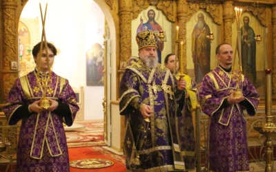 Епископ Сергий возглавил Всенощное бдение в Свято-Троицком кафедральном соборе
