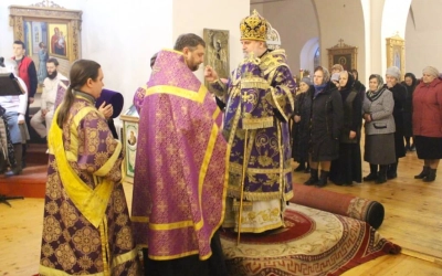 Епископ Сергий возглавил Всенощное бдение в Свято-Троицком кафедральном соборе