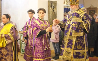 Епископ Сергий возглавил Всенощное бдение в Свято-Троицком кафедральном соборе