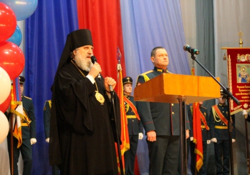 Преосвященнейший Сергий посетил торжественное мероприятие посвященное 90-летию Варшавского, ордена Александра Невского, краснознаменного соединения особого назначения