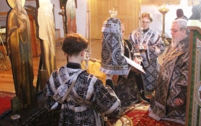 Епископ Сергий совершил чинопоследование Пассии