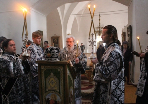 Епископ Сергий возглавил четвертое служение Пассии в Свято-Троицком кафедральном соборе г. Вязьмы