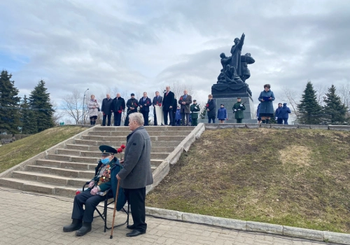 В Вязьме отметили 80-летие героической гибели генерала-лейтенанта Ефремова М.Г.
