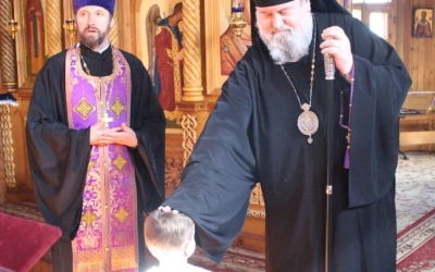 служение Епископа Сергия в третью Неделю Великого поста, Крестопоклонную