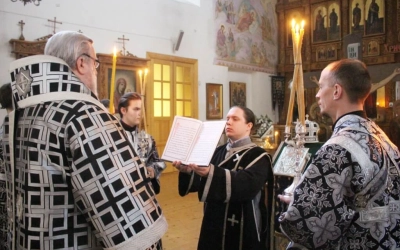 Епископ Сергий совершил чинопоследование Пассии