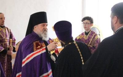 служение Епископа Сергия накануне Недели 4-ой Великого поста