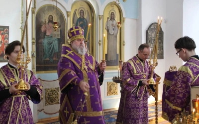 служение Епископа Сергия накануне Недели 4-ой Великого поста