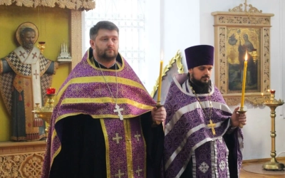 служение Епископа Сергия накануне Недели 4-ой Великого поста