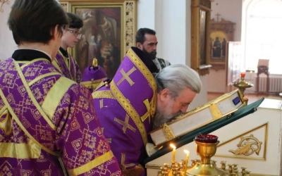 служение Епископа Сергия накануне Недели 4-ой Великого поста