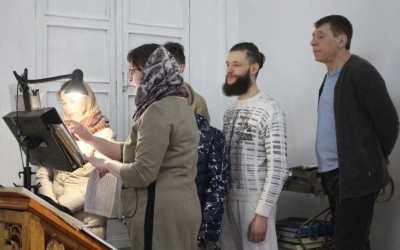 Епископ Сергий совершил утреню с чтением акафиста Пресвятой Богородице