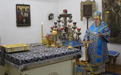 Епископ Сергий совершил утреню с чтением акафиста Пресвятой Богородице