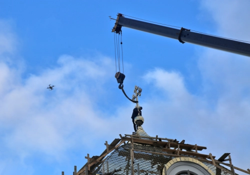 Водружение освящённого Креста на центральный купол Спасо-Аркадиевского храма г. Вязьмы