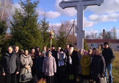 Праздничный молебен на месте бывшего храма в честь бессребреников и чудотворцев Космы и Дамиана состоялся в г. Сычевка