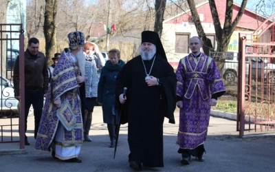 служение епископа Сергия в Неделю 5-ю Великого поста, день памяти прп. Марии Египетской