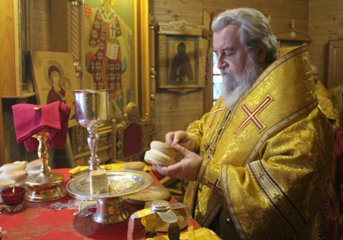 Литургия в день памяти святителя Николая архиепископа Мир Ликийских