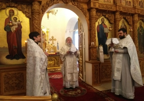 Епископ Вяземский и Гагаринский Сергий совершил Божественную Литургию во Вселенскую родительскую субботу