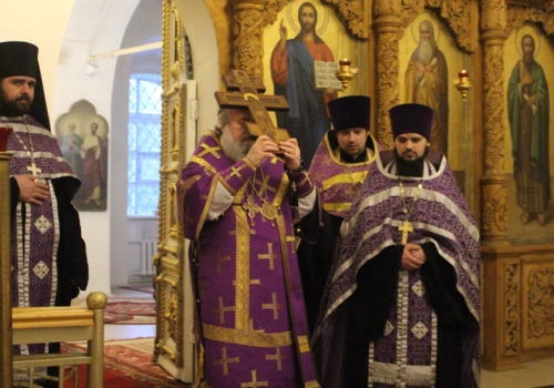 Накануне Недели 3-й Великого поста, Крестопоклонной, Преосвященнейший Сергий, епископ Вяземский и Гагаринский возглавил Всенощное бдение в Свято-Троицком кафедральном соборе города Вязьмы