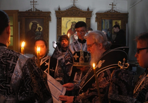 Владыка Сергий возглавил служение Пассии в Третью Неделю Великого Поста