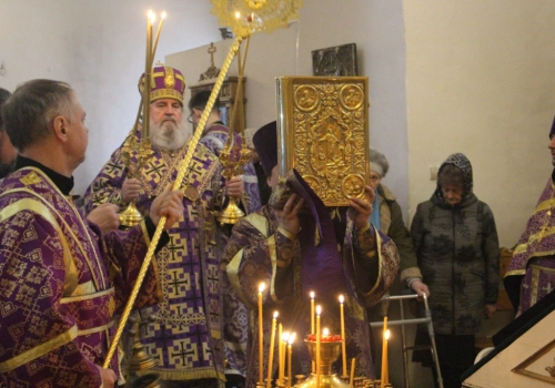 Божественная Литургия в Свято-Троицком кафедральном соборе