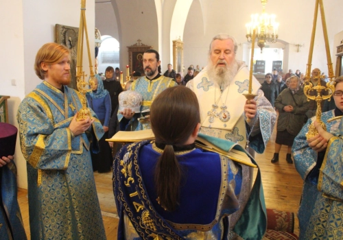 Епископ Вяземский и Гагаринский Сергий совершил Всенощное бдение в канун праздника Благовещения Пресвятой Богородицы