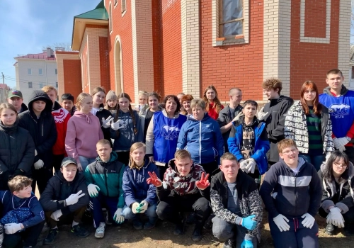 Субботник возле строящегося храма