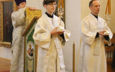 служение Епископа Сергия в Великую Субботу