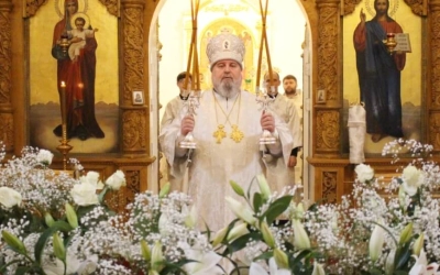 служение Епископа Сергия в Великую Субботу