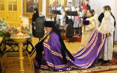 служение Епископа Сергия в праздник Светлого Христова Воскресения