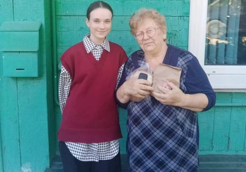 В Международный день пожилого человека социальный Отдел Вяземской епархии поздравил людей почтенного возраста с праздником