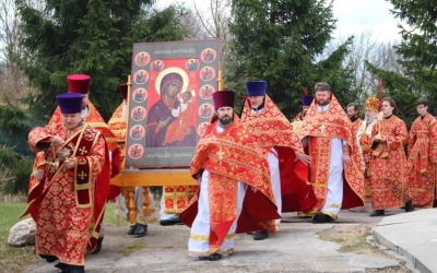 служение Епископа Сергия в день Престольного праздника