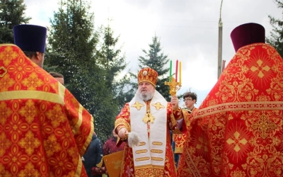 служение Епископа Сергия в день Престольного праздника