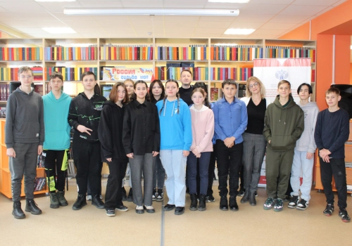 В центральной Сафоновской библиотеке прошла встреча со школьниками в рамках Рождественских чтений