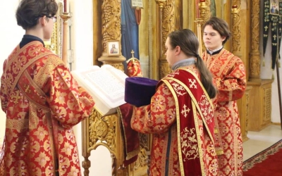 служение Божественной литургии в день Великой Победы