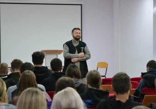 В СКИПТБ (филиала) ФГБОУ ВО «МГУТУ им. К.Г. Разумовского (ПКУ)» города Вязьмы состоялась встреча сотрудников Молодежно-миссионерского Отдела Вяземской епархии со студентами